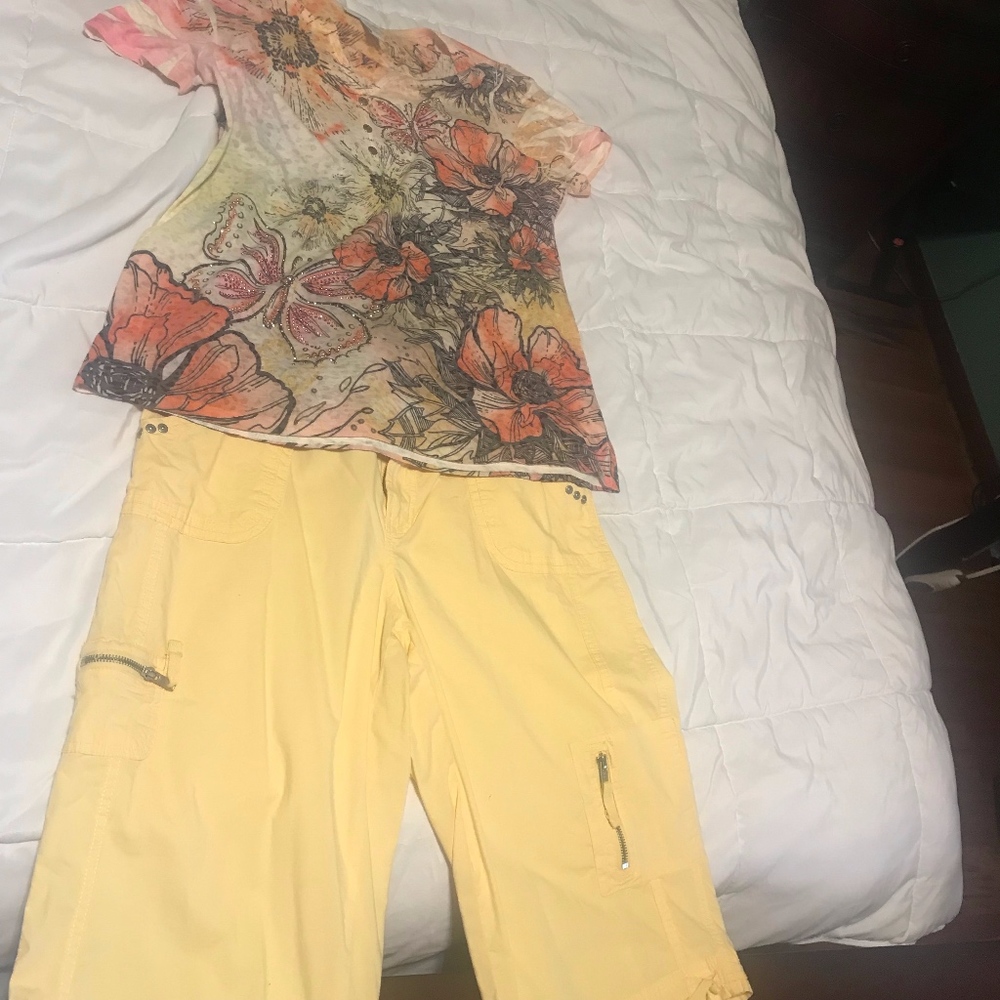 Style & Co.  Yellow Capris With Matching Butterfly